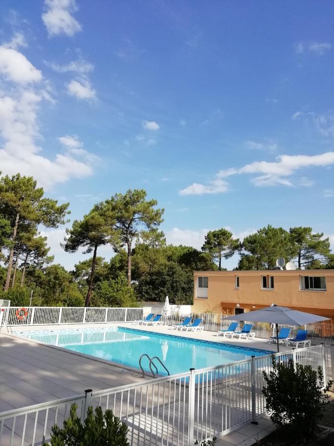 Les Grands Pins Apartment Карканс Екстериор снимка